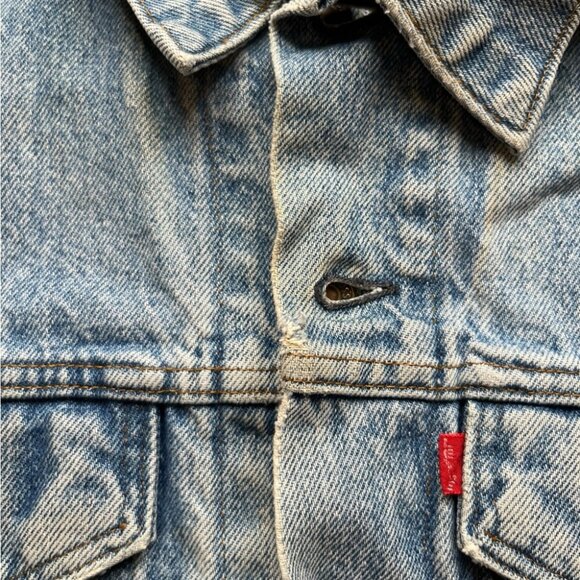 Levi’s Light Blue Denim Vest with Vintage Distressing and Classic Collar 42 L - Picture 4 of 9